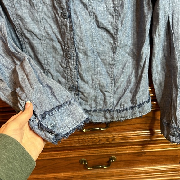 Carre Noir Linen Button Front Shirt - Picture 4 of 7